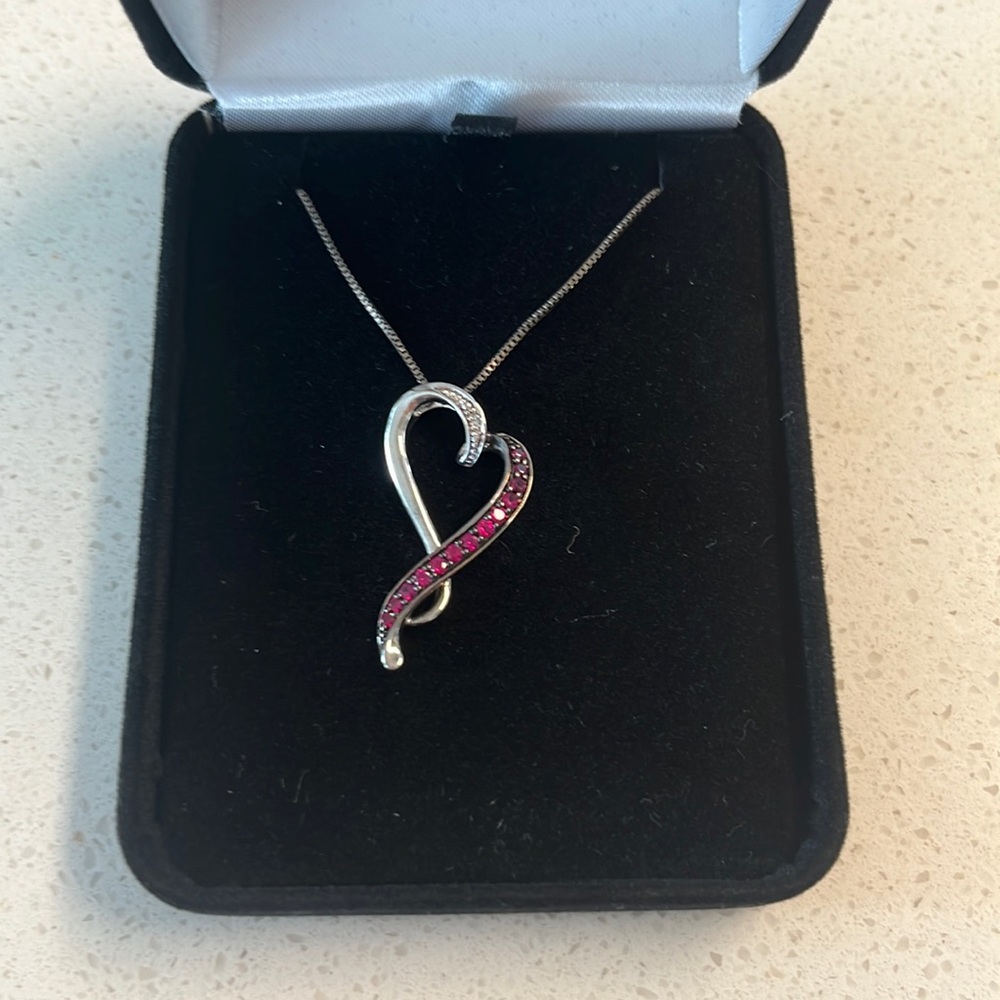 Kay Jewelers Diamond heart necklace